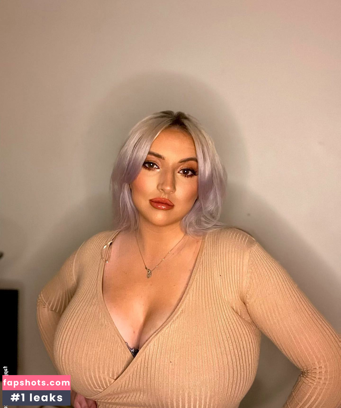 Shona Colson gallery photo #38