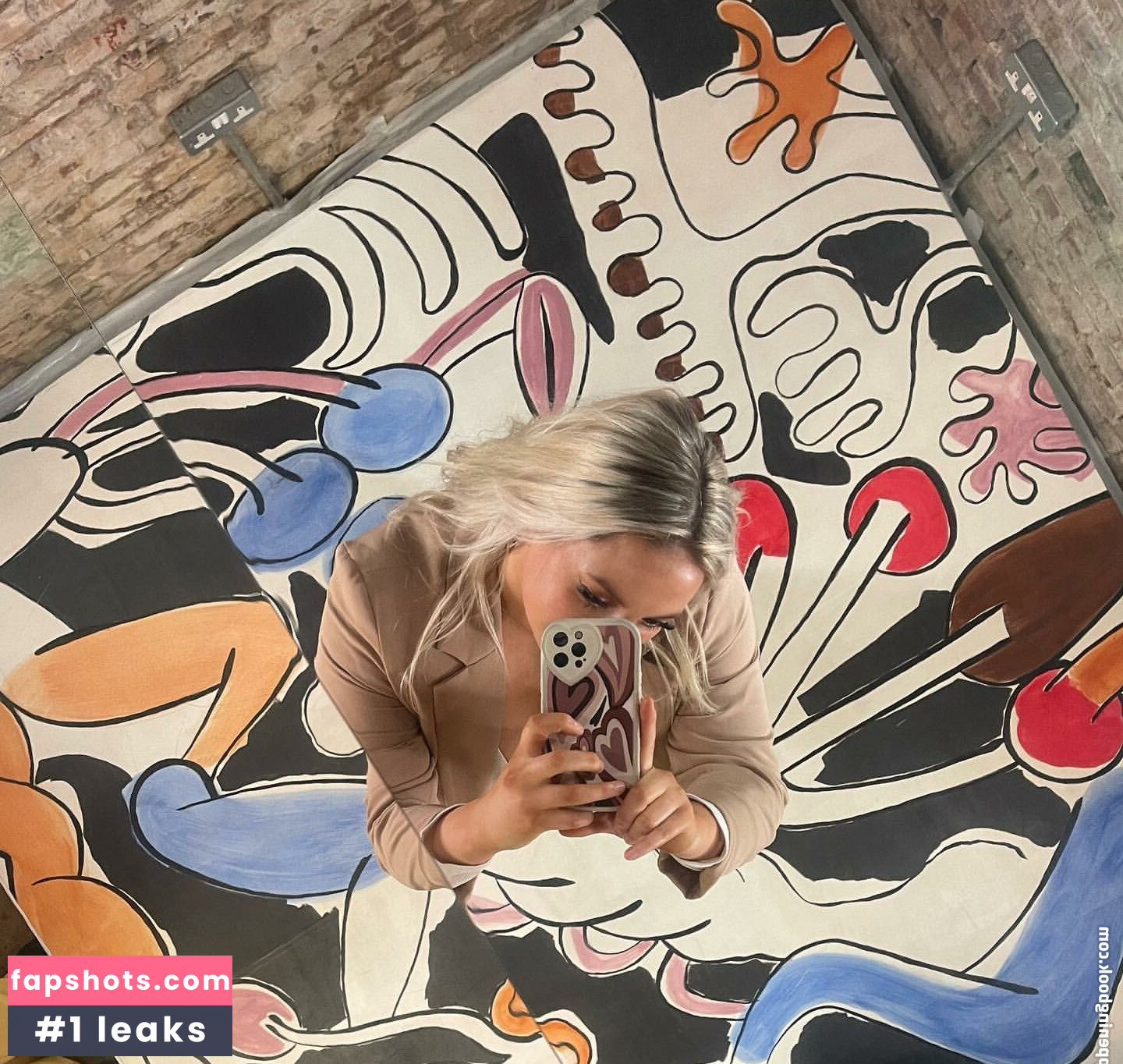 Shona Colson gallery photo #54