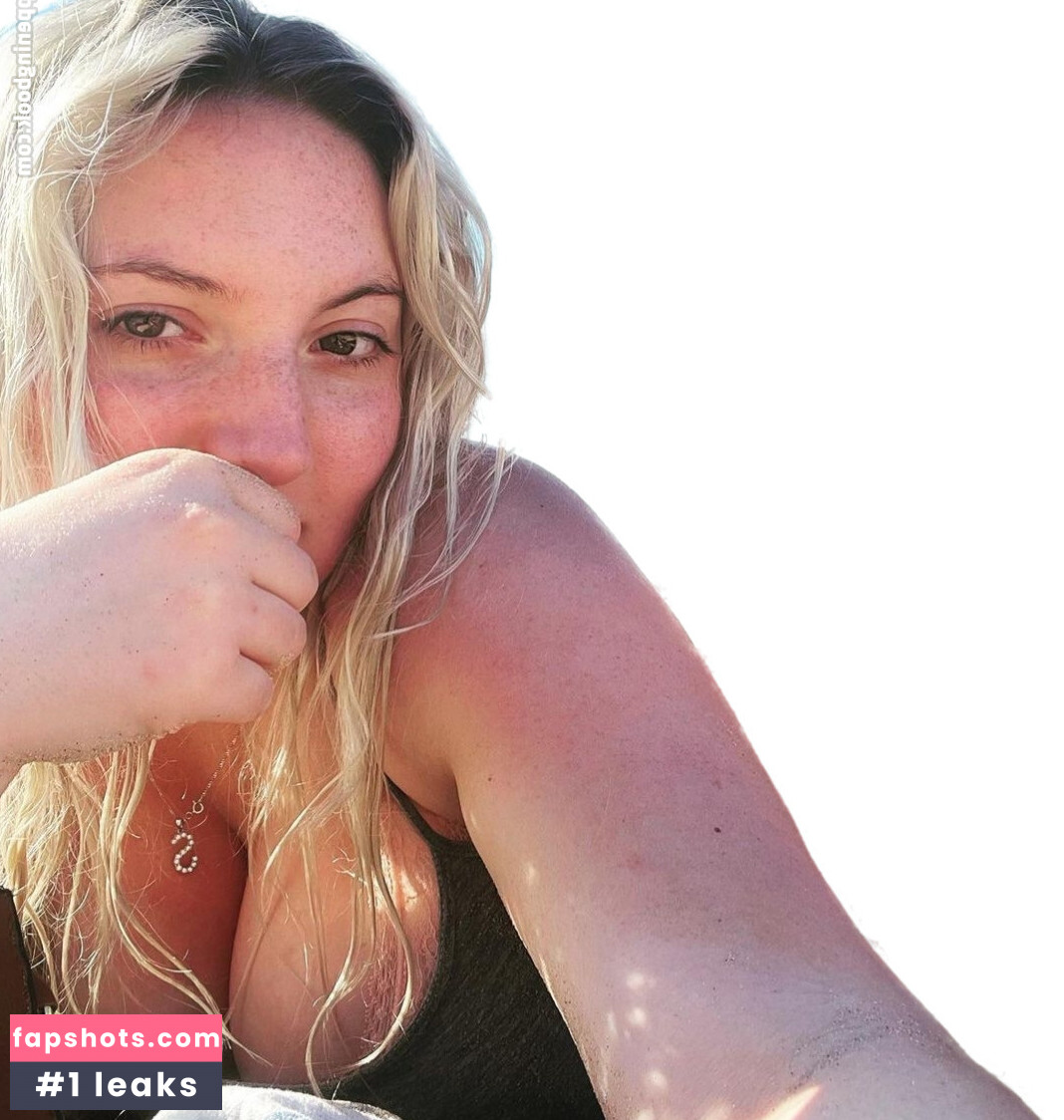 Shona Colson gallery photo #56