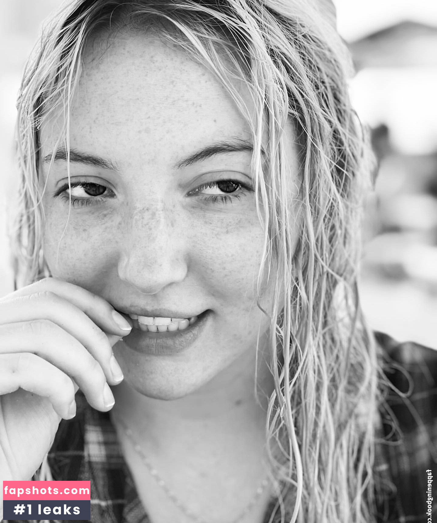 Shona Colson gallery photo #62