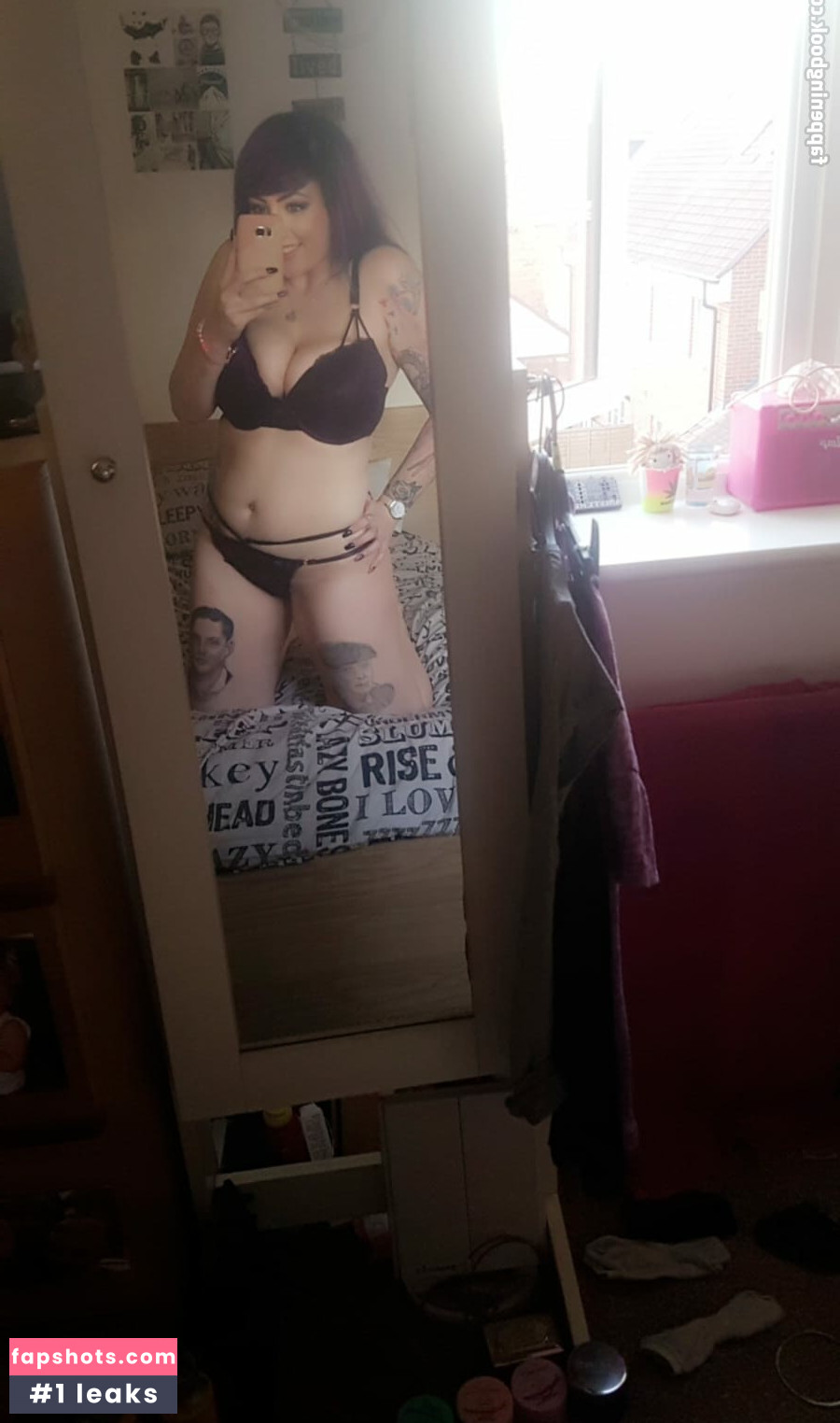 Show Your Girlfriend gallery photo #41