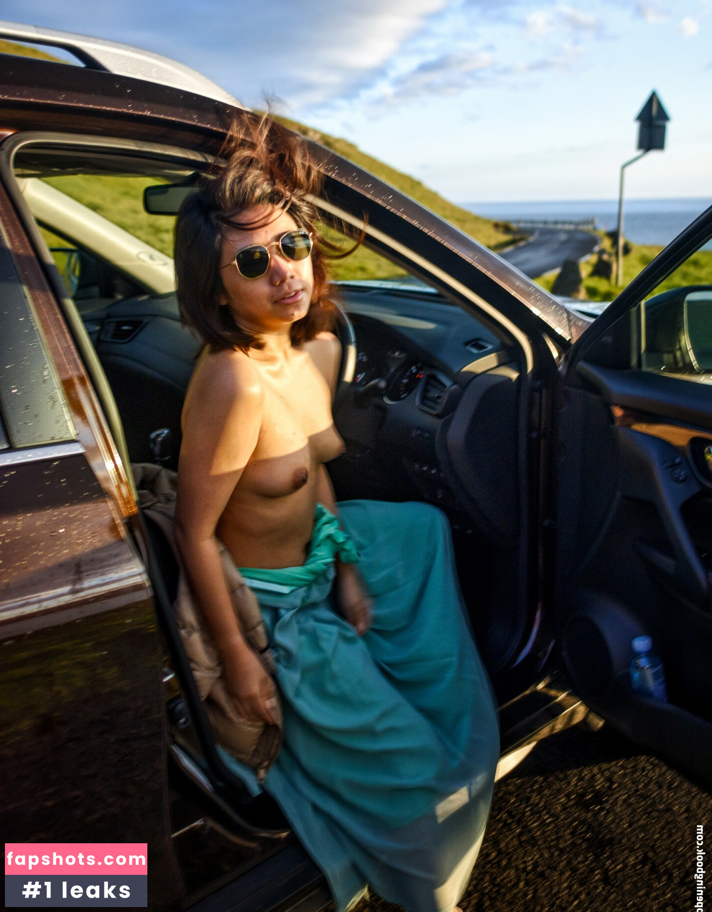 Show Your Girlfriend gallery photo #54