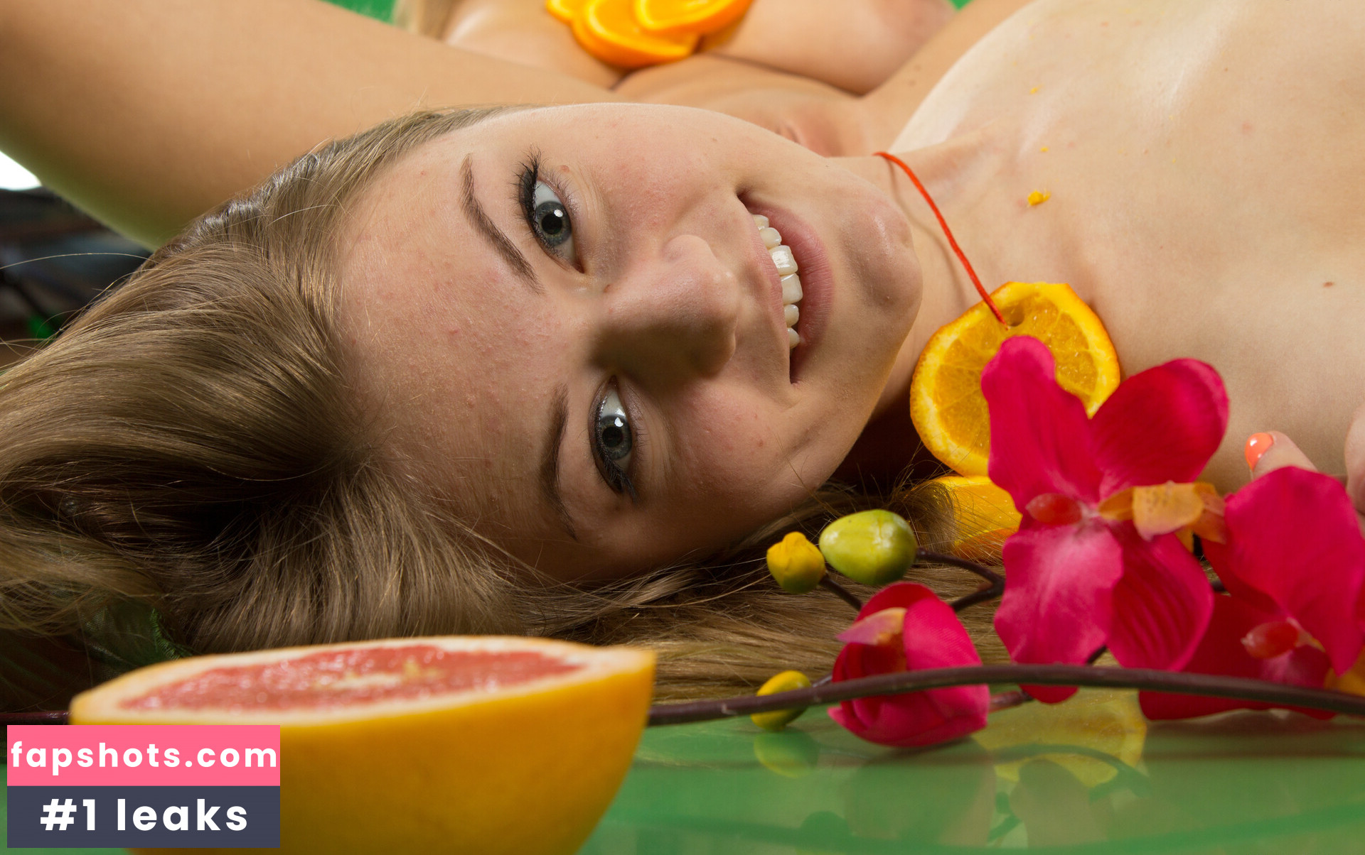 ShowyBeauty gallery photo #153