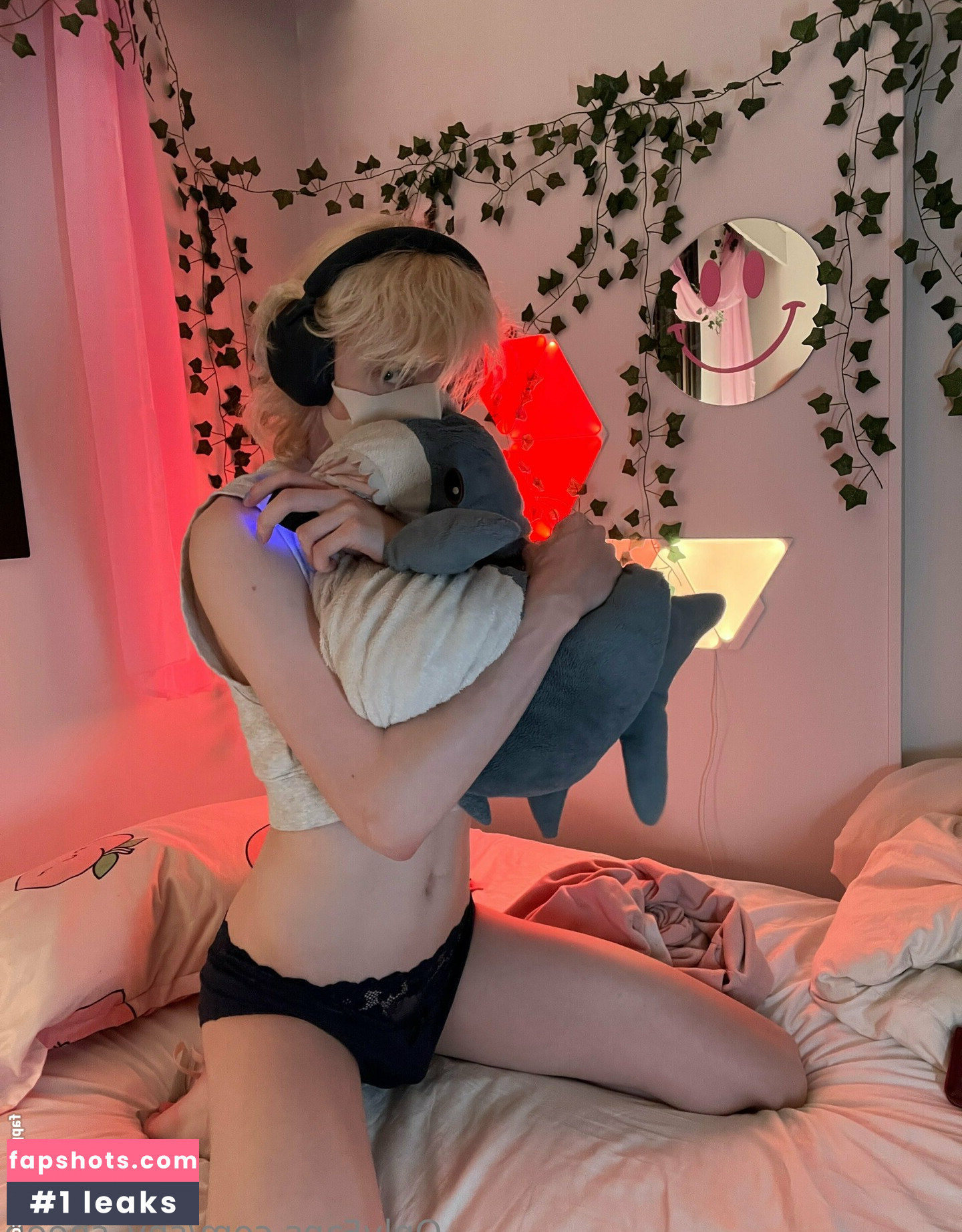 shy_sheep gallery photo #3