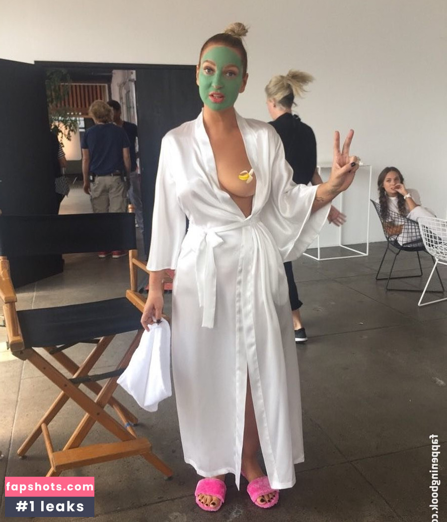 Sia nude babe gallery