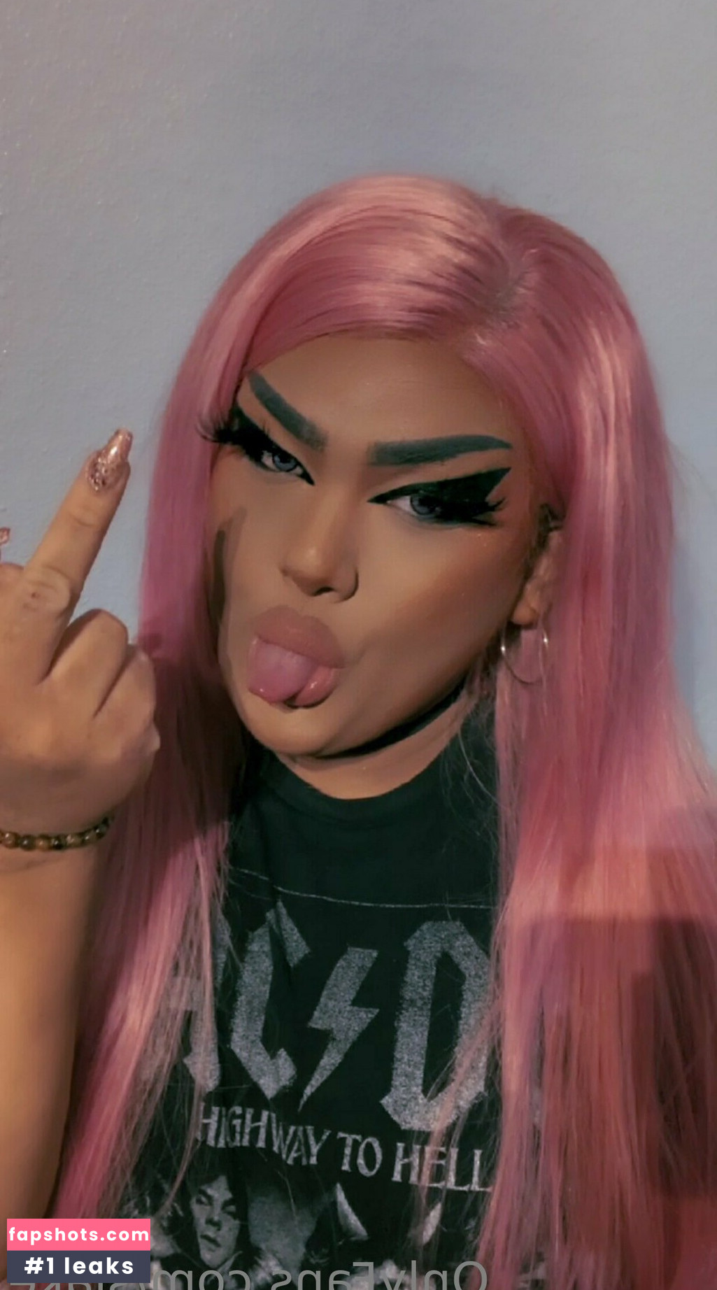 siake gallery photo #2