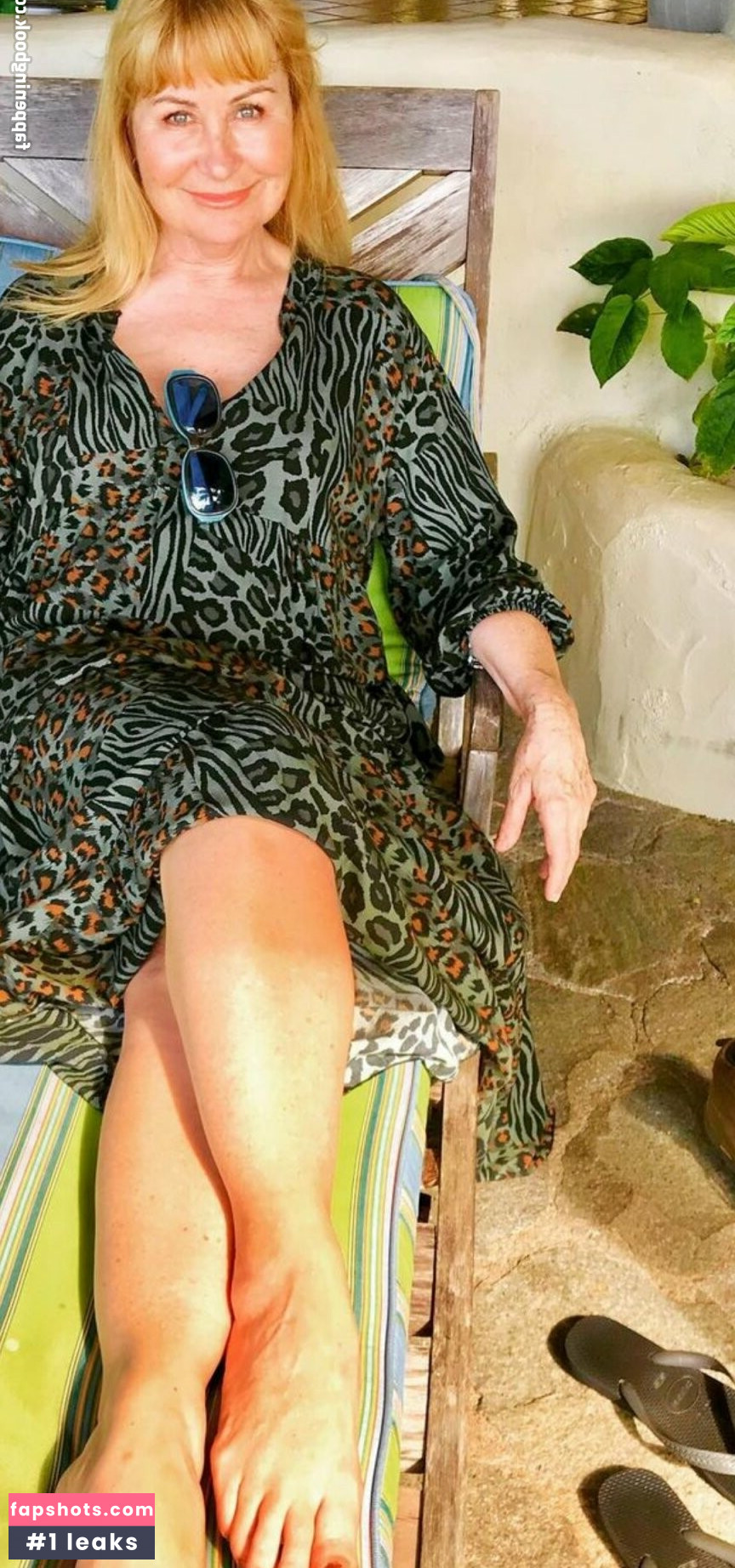 Sian Lloyd nude babe gallery