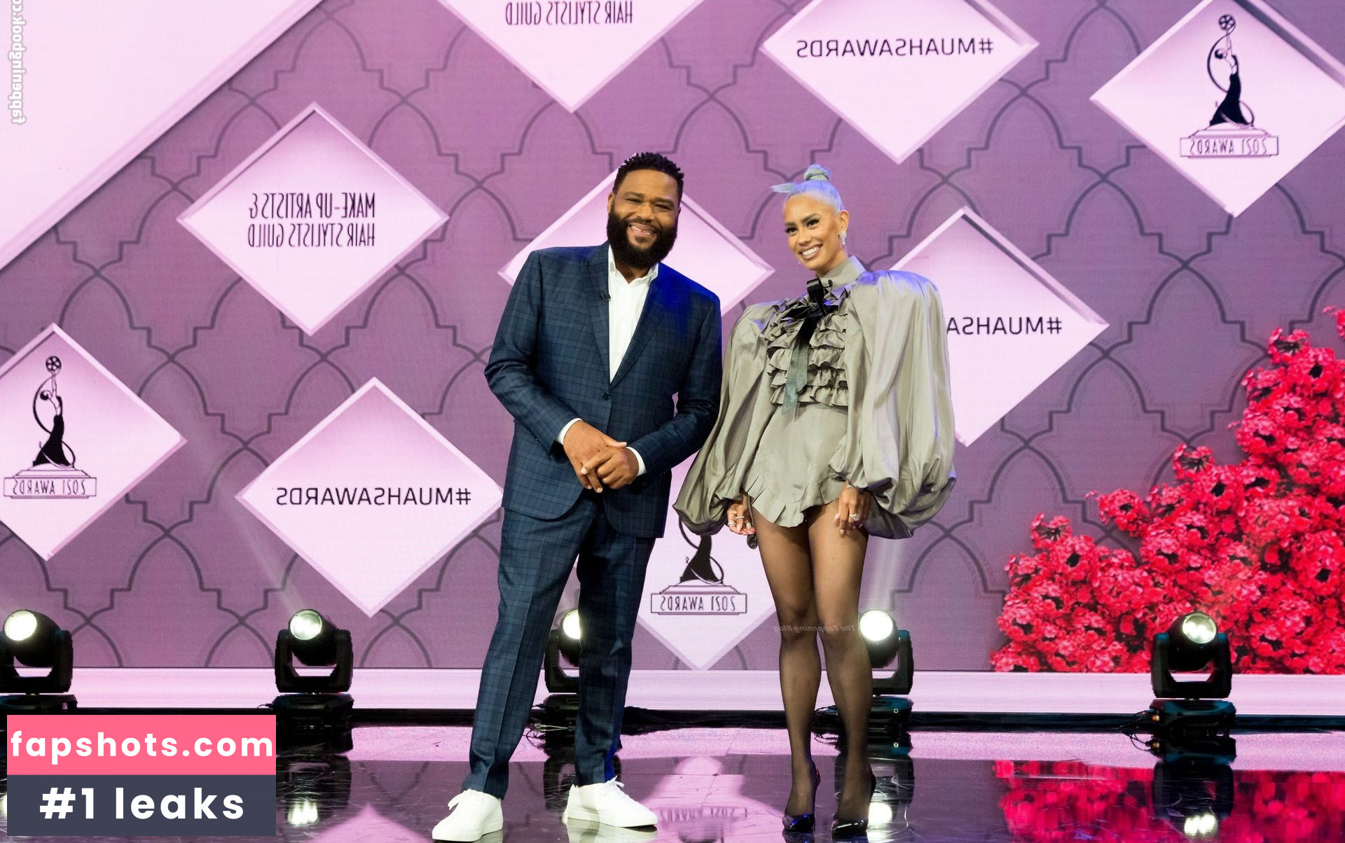 Sibley Scoles Nude Leaks OnlyFans Photos #22 - Fapshots