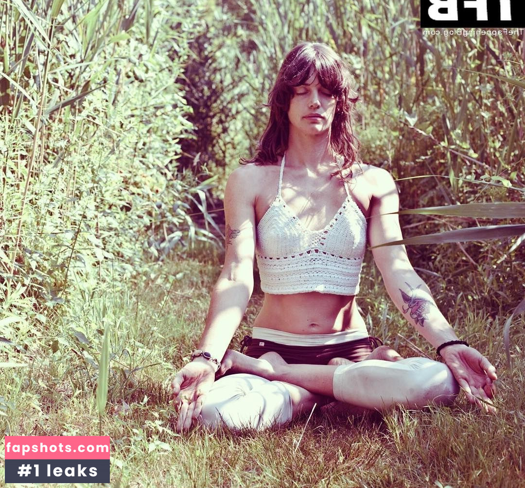 Sibyl Buck gallery photo #9