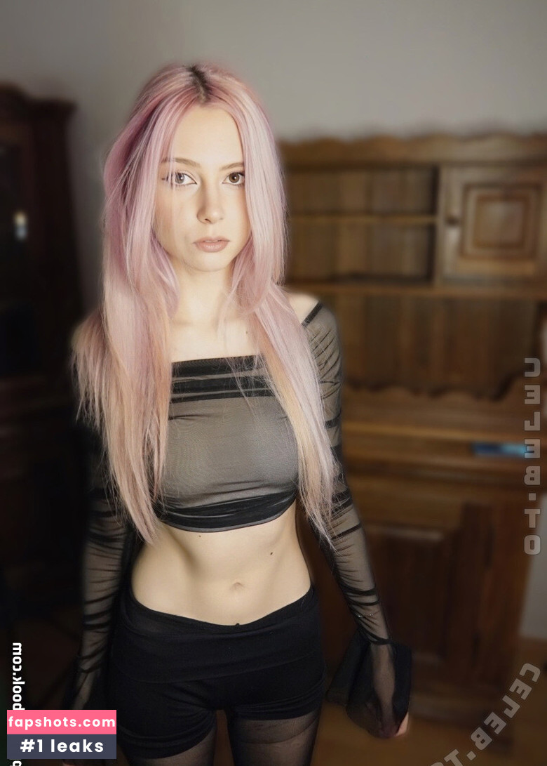 sickEmoAngel gallery photo #9