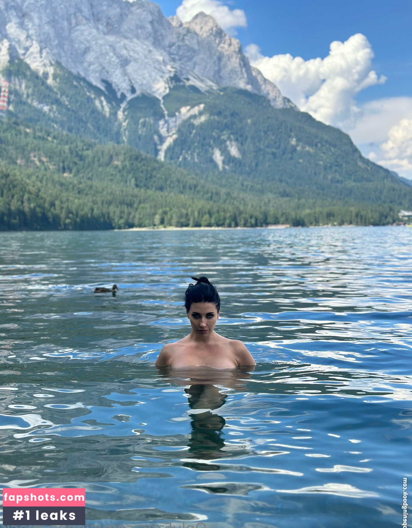 Sienna Black gallery photo #13