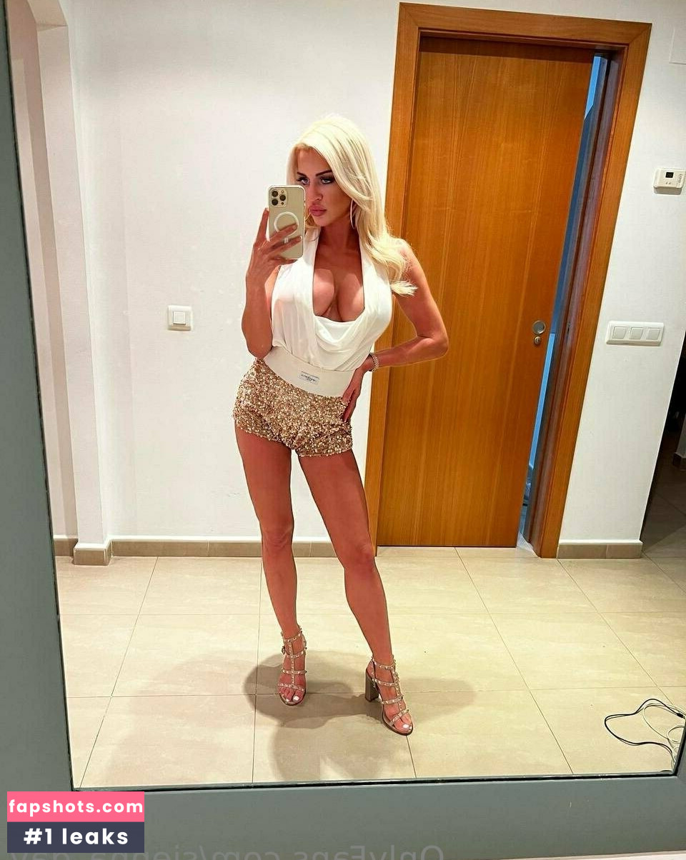 Sienna Day gallery photo #216