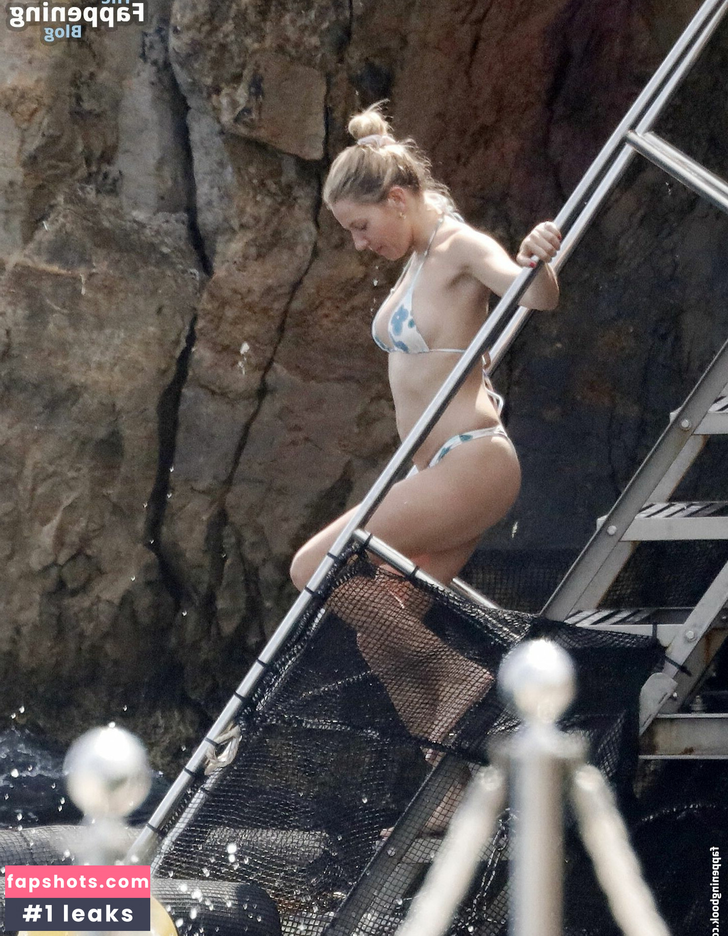 Sienna Miller gallery photo #109