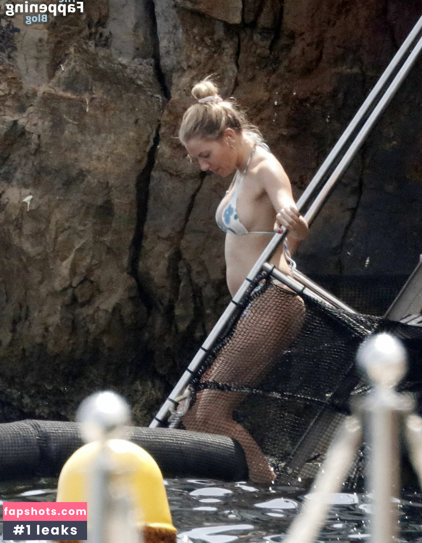 Sienna Miller gallery photo #110