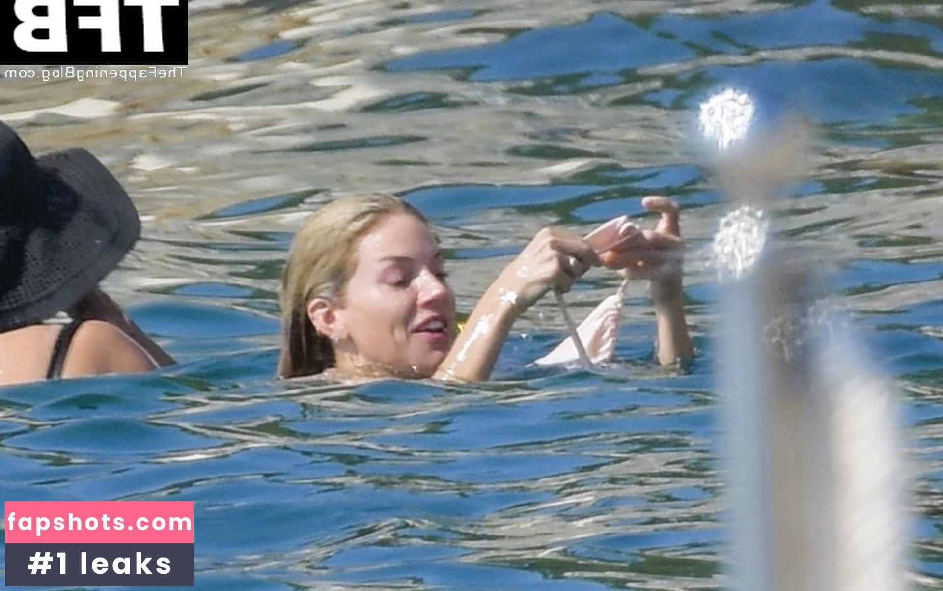 Sienna Miller gallery photo #149