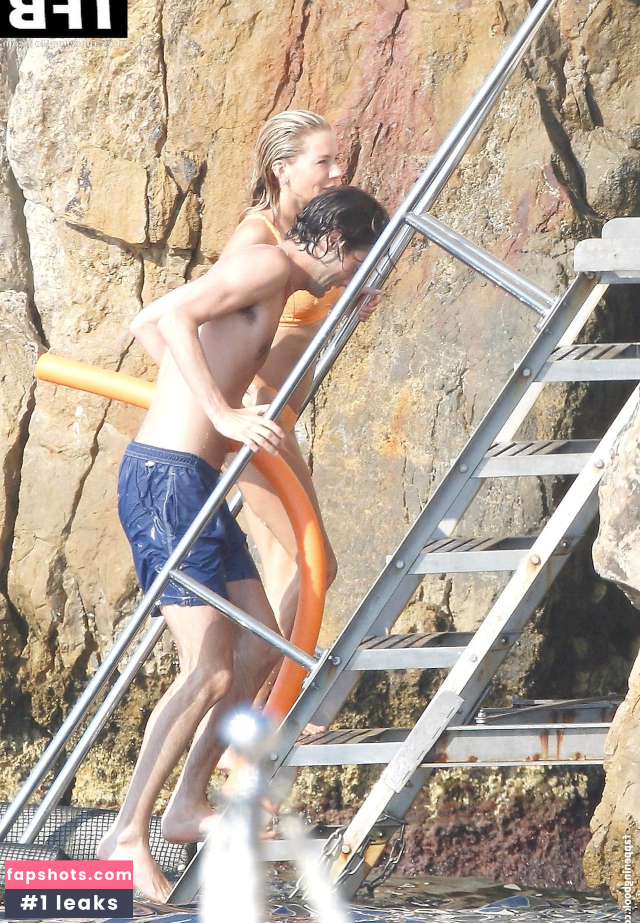 Sienna Miller gallery photo #170