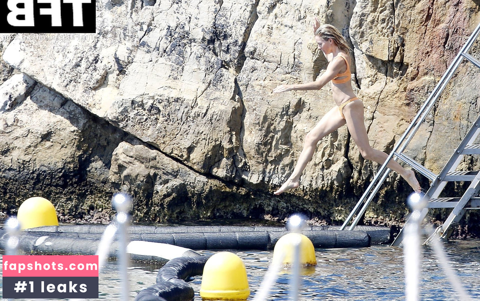 Sienna Miller gallery photo #173