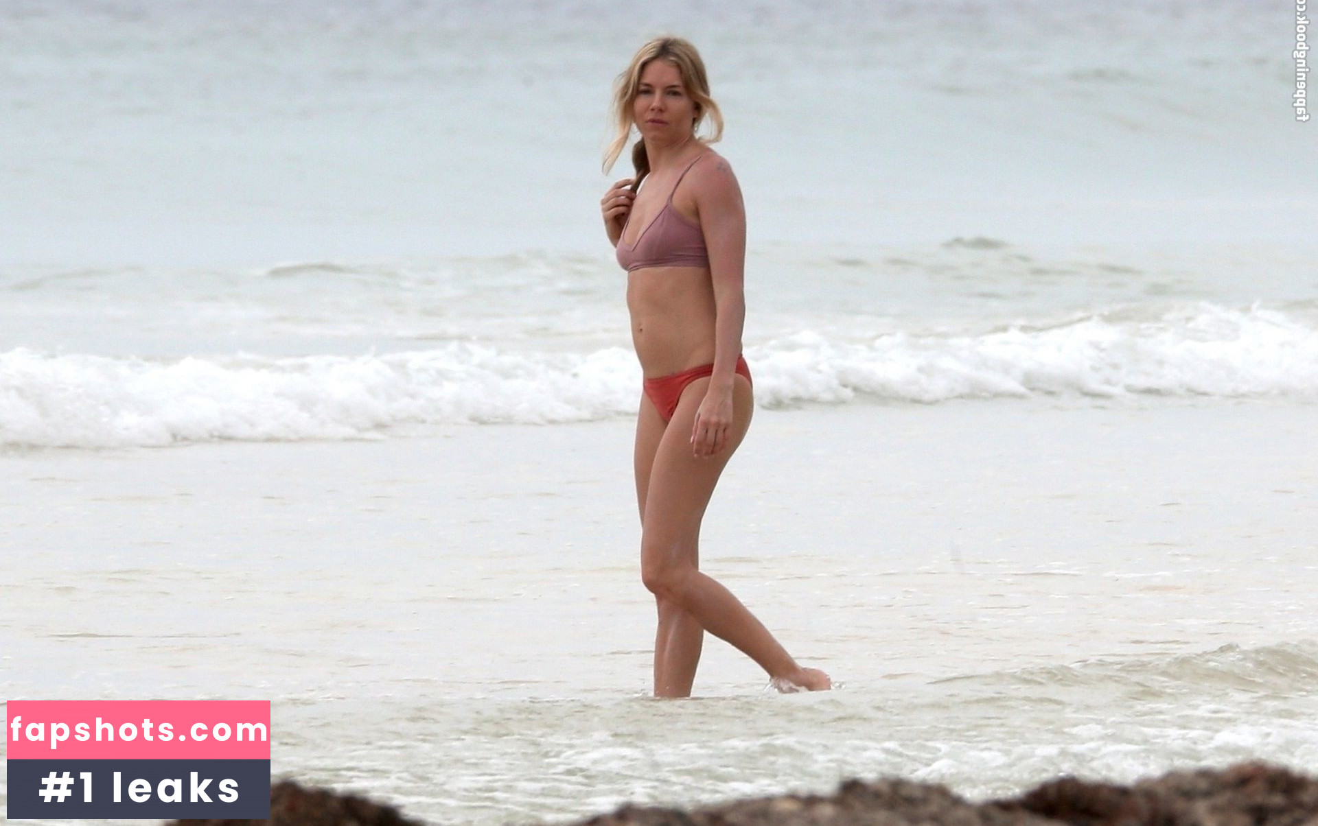 Sienna Miller gallery photo #295