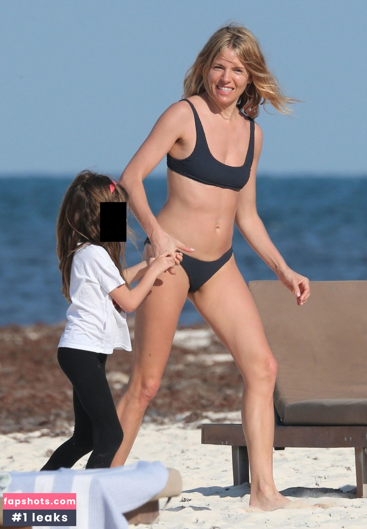 Sienna Miller gallery photo #298