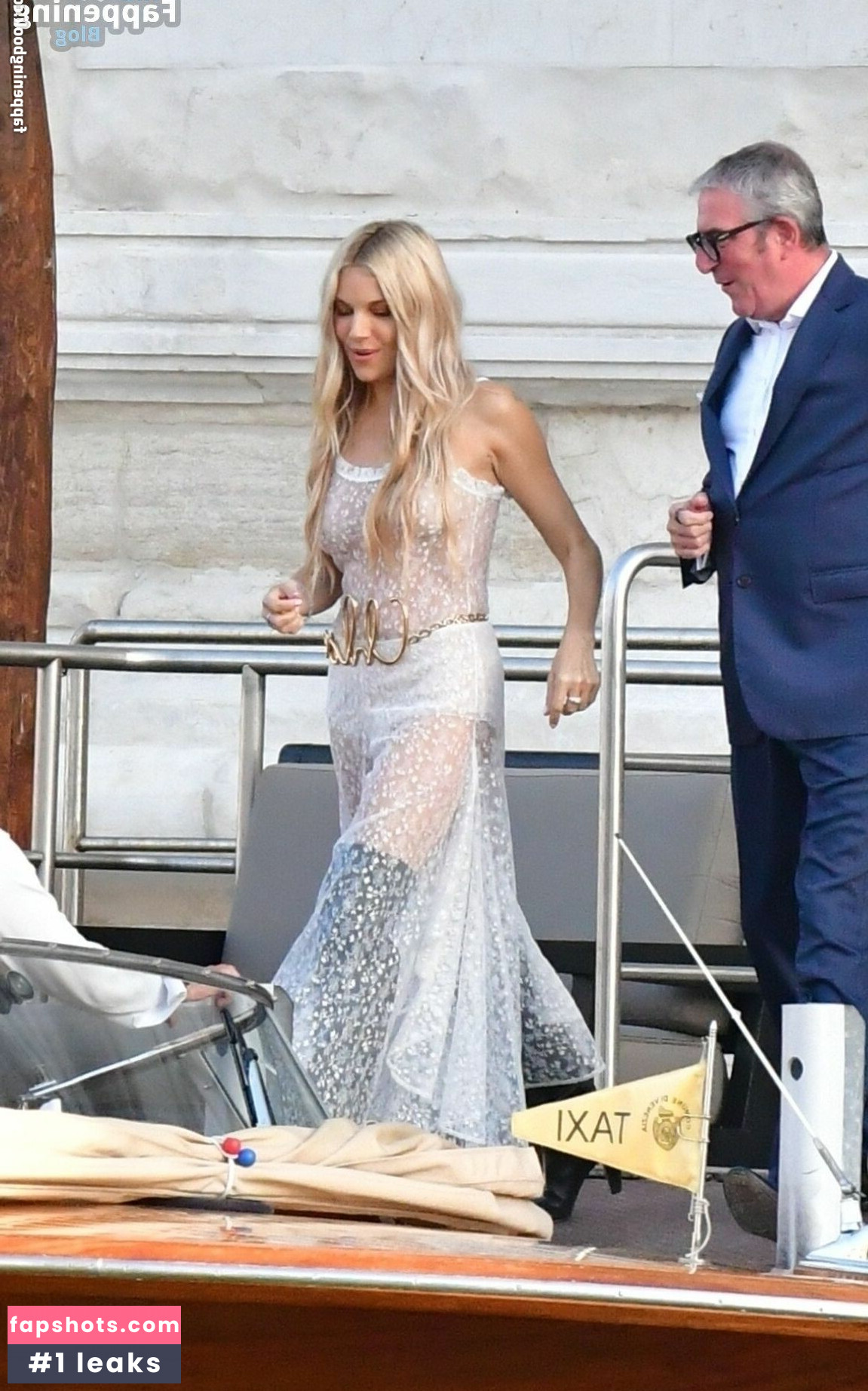 Sienna Miller gallery photo #32