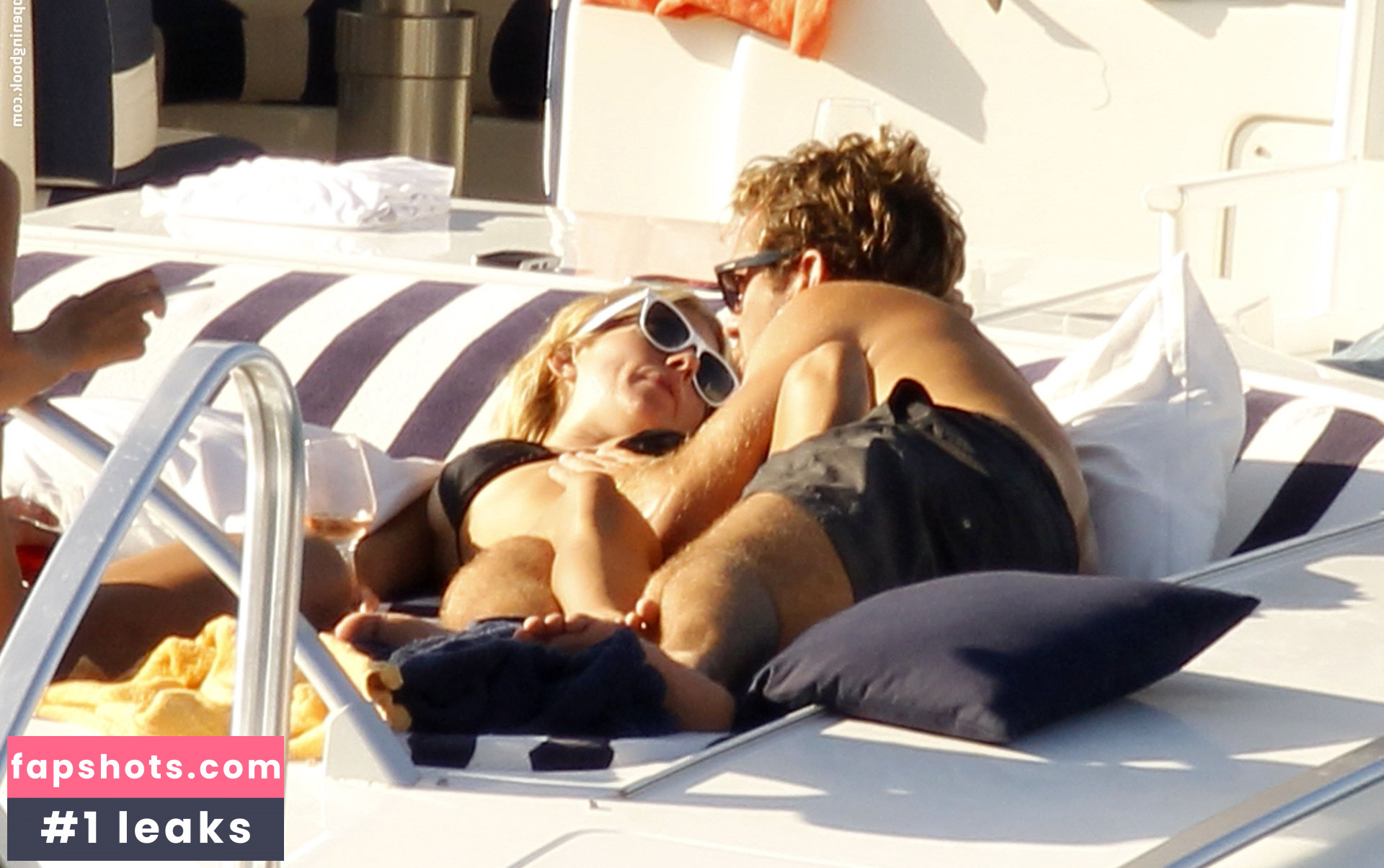 Sienna Miller gallery photo #316