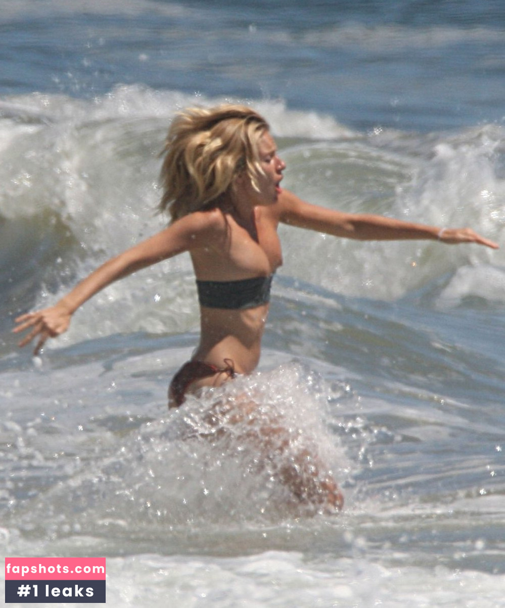 Sienna Miller gallery photo #342