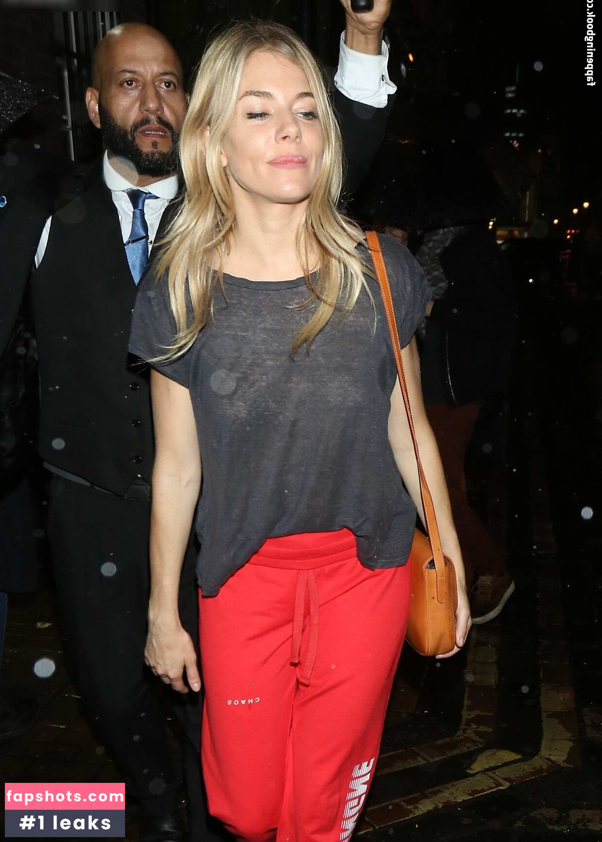 Sienna Miller gallery photo #5