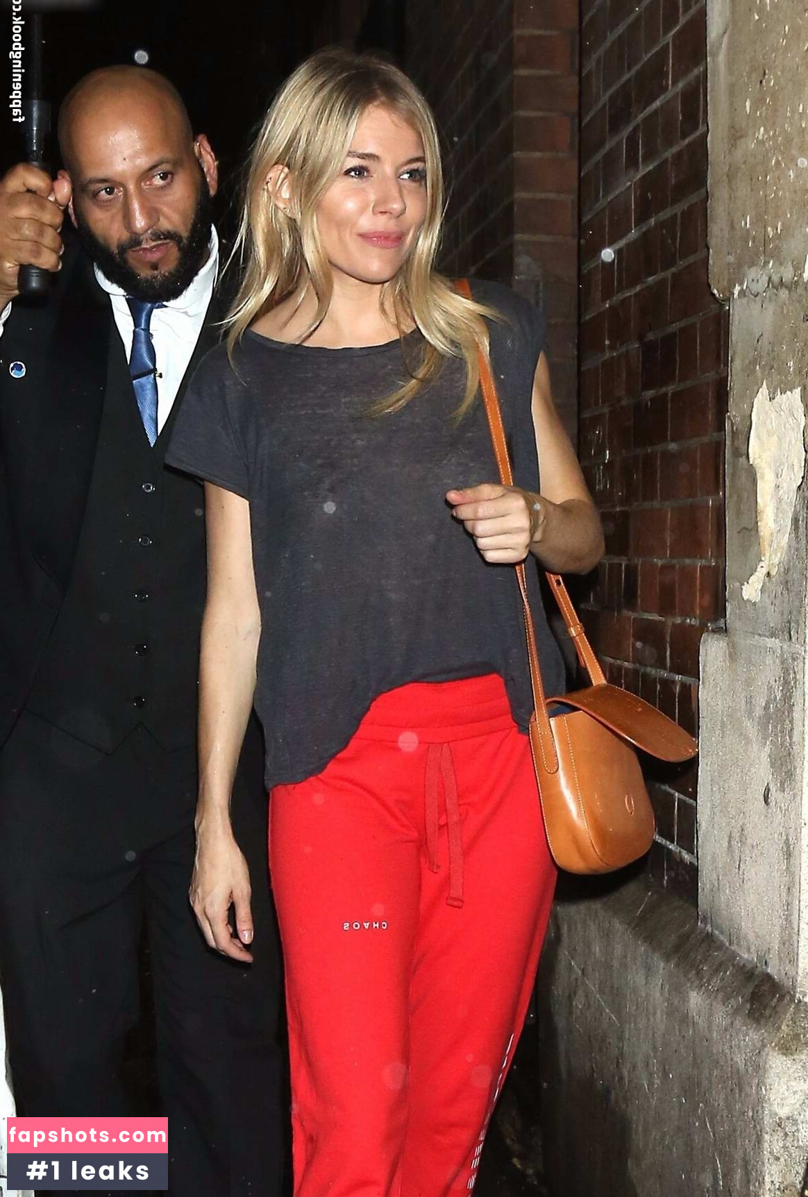 Sienna Miller gallery photo #6