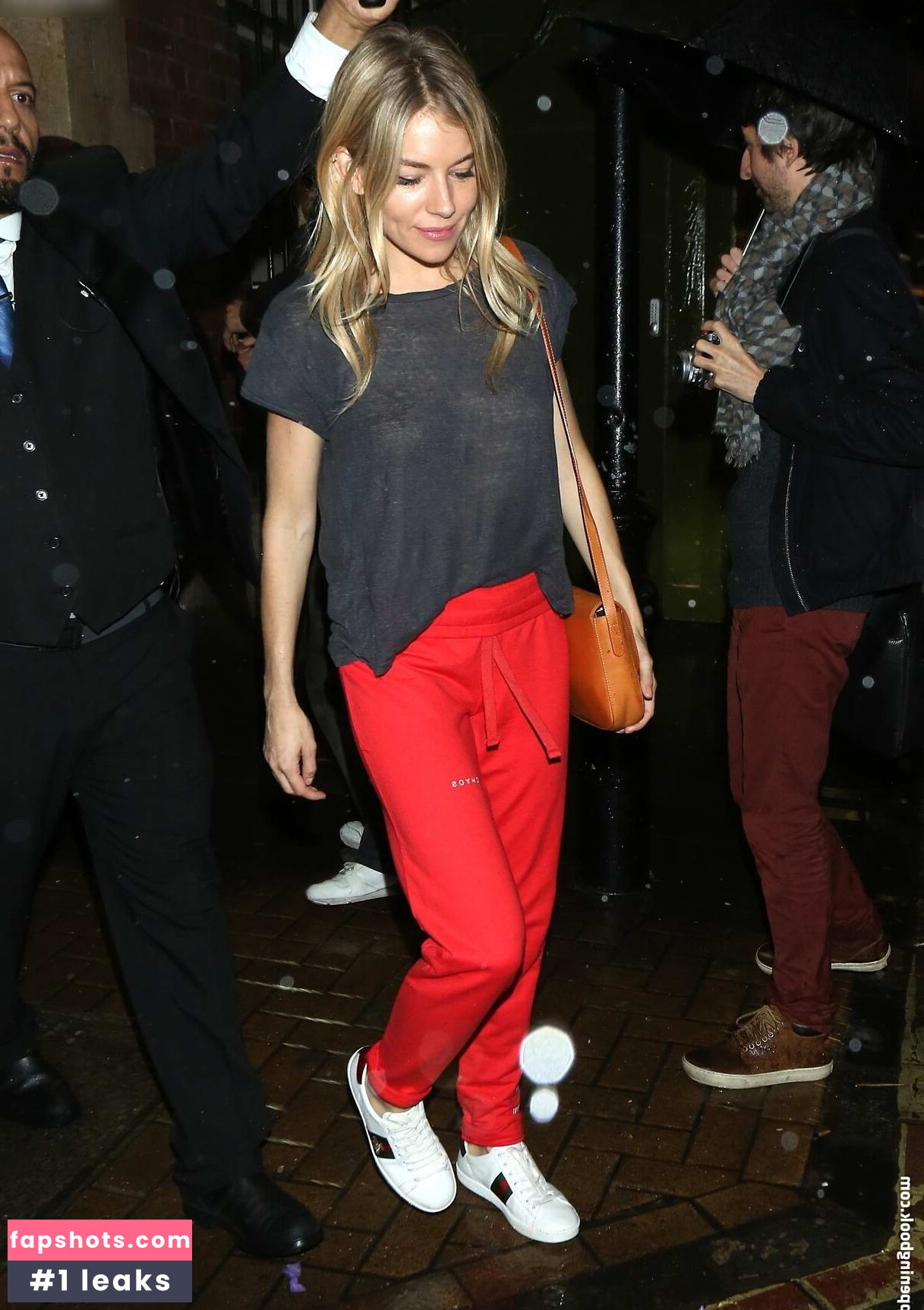 Sienna Miller gallery photo #7