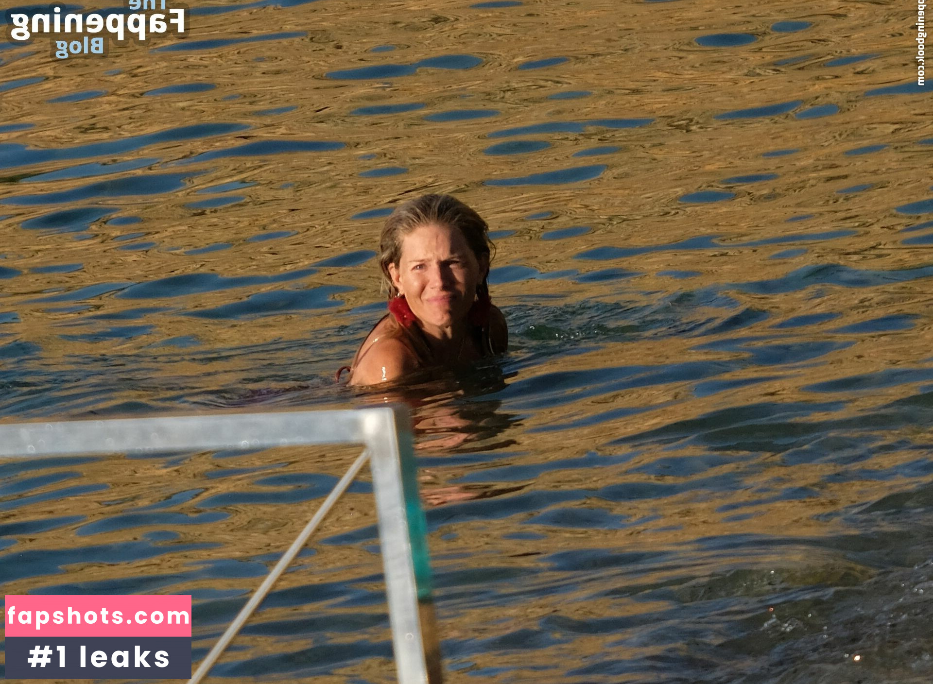 Sienna Miller gallery photo #94