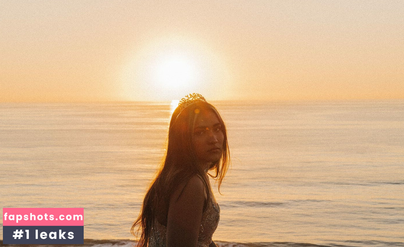 siennamaegomez gallery photo #12