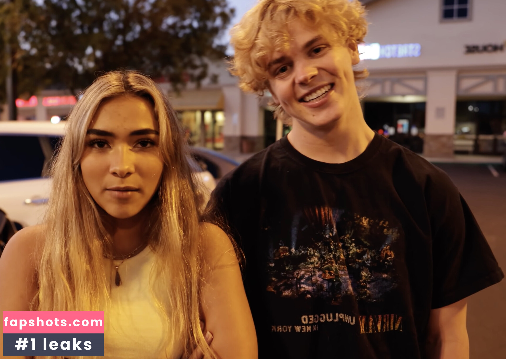 siennamaegomez gallery photo #17