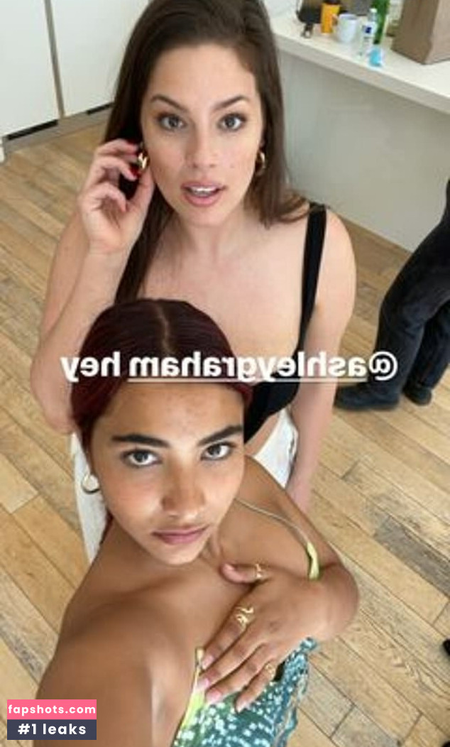 siennamaegomez gallery photo #6