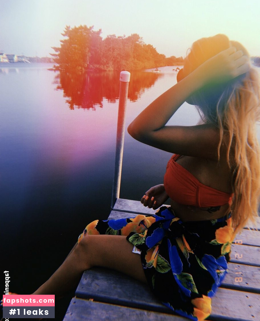 Sierra Bate gallery photo #6