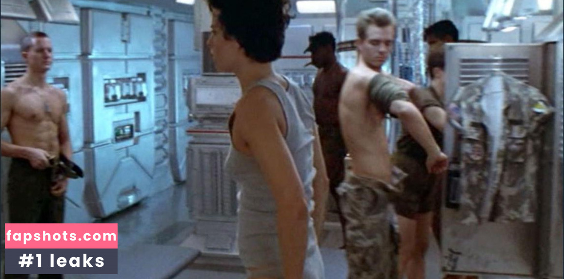 Sigourney Weaver gallery photo #87