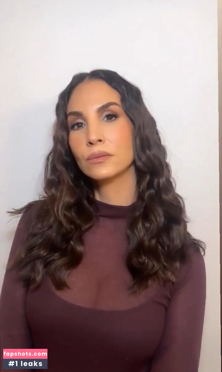 Sila Sahin-Radlinger gallery photo #3