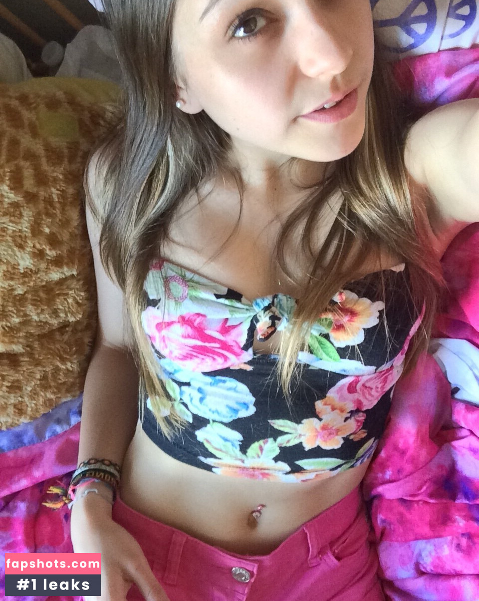 Silenced Hippie nude babe gallery