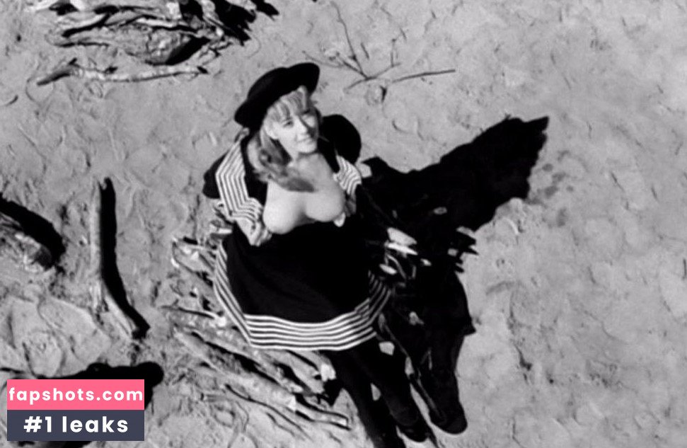 Silvia Pinal nude babe gallery