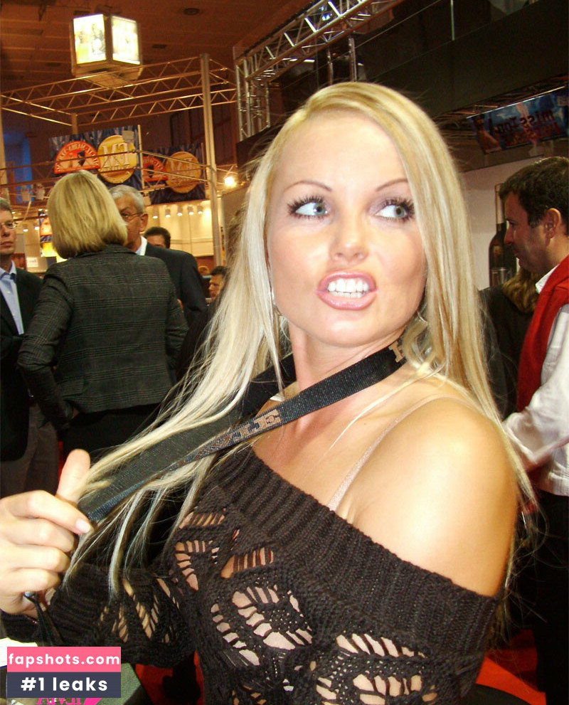 Silvia Saint Nahé úniky fotek pouze od fanoušků #105 - Fapshots