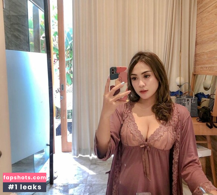 silviaroyshita_ gallery photo #17