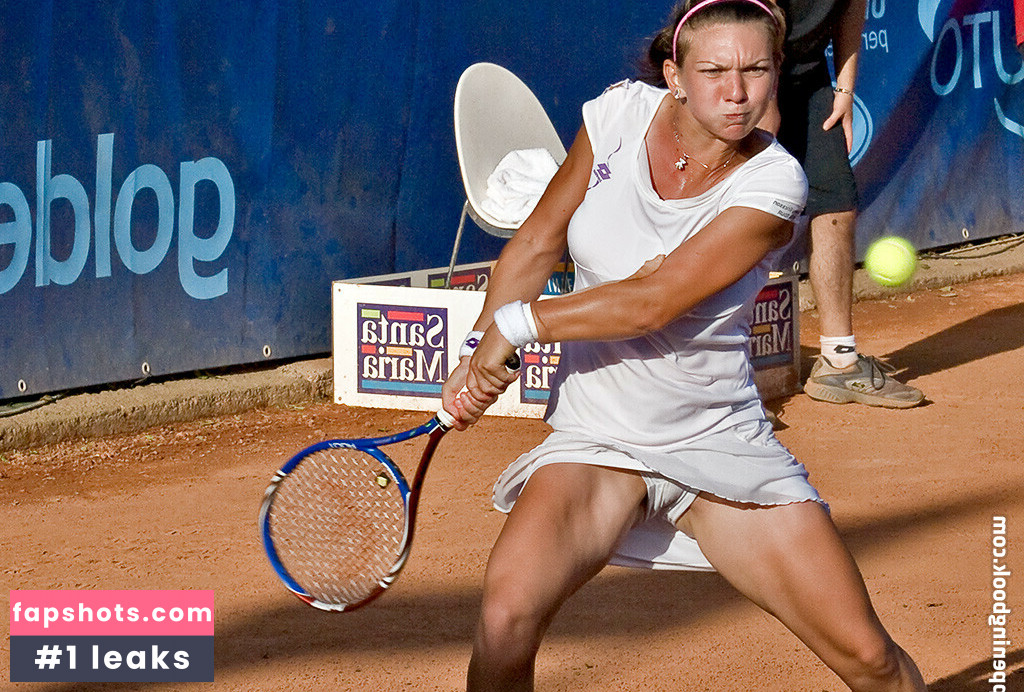 Simona Halep gallery photo #12