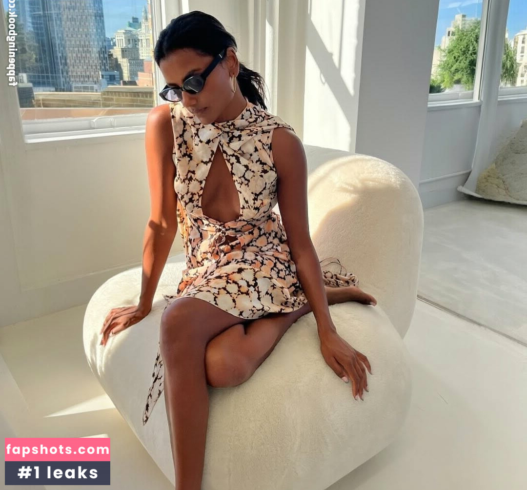 Simone Ashley Nahé úniky fotek pouze od fanoušků #2 - Fapshots