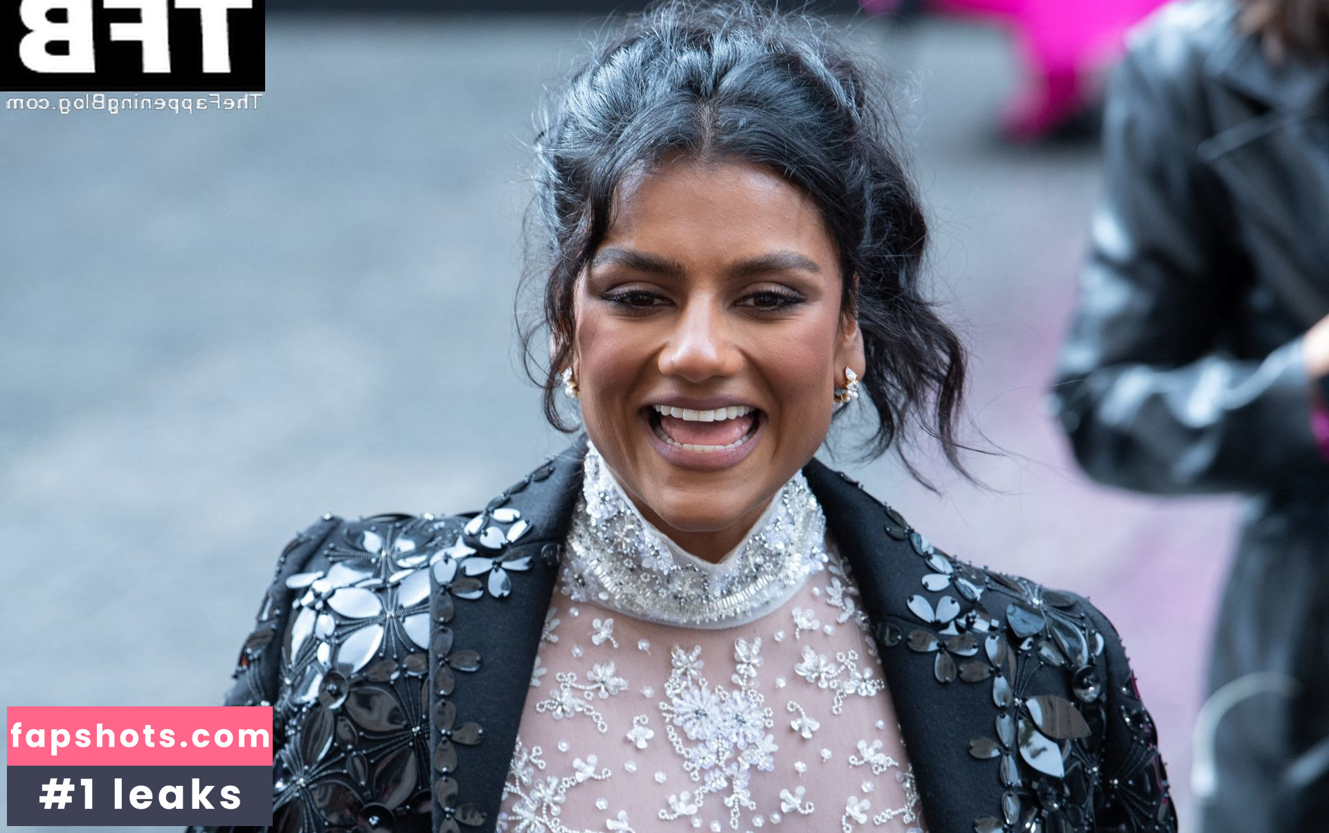 Simone Ashley Nahé úniky fotek pouze od fanoušků #130 - Fapshots