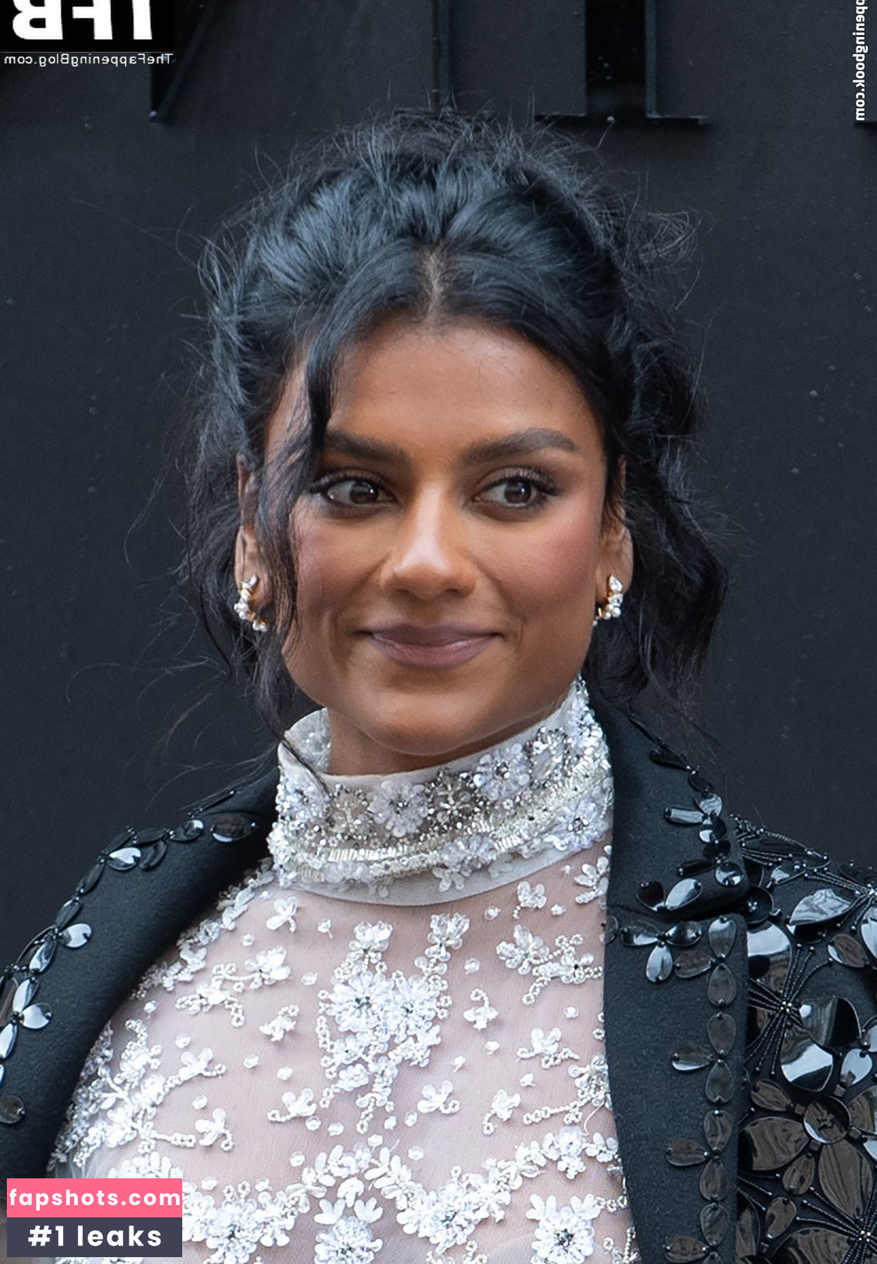 Simone Ashley Nahé úniky fotek pouze od fanoušků #134 - Fapshots