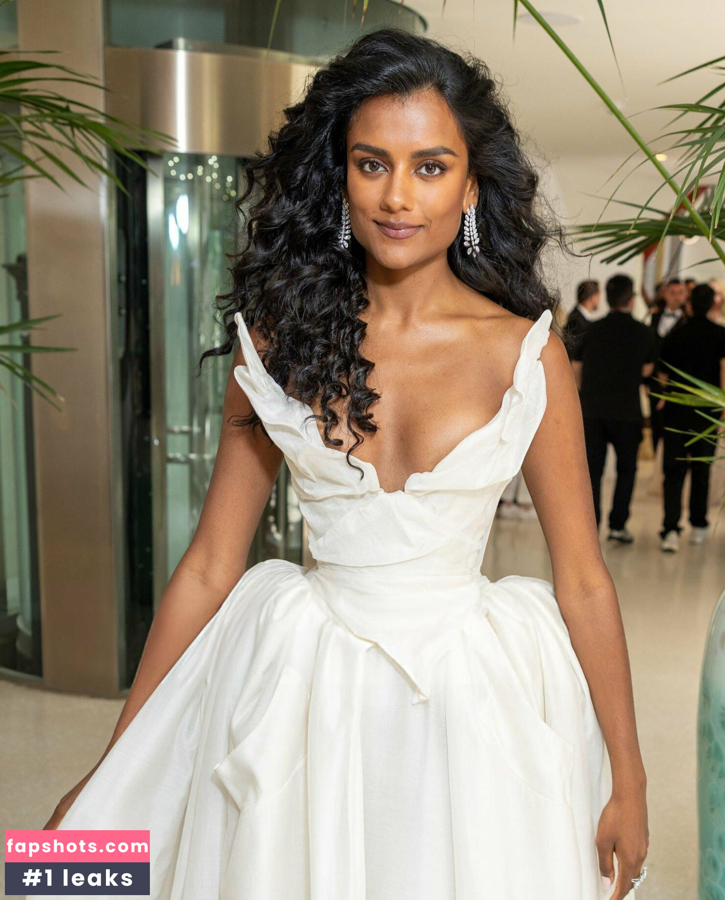 Simone Ashley Nahé úniky fotek pouze od fanoušků #26 - Fapshots