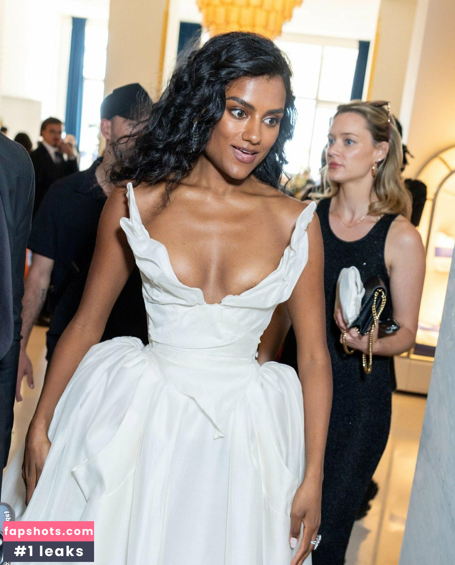 Simone Ashley Nahé úniky fotek pouze od fanoušků #30 - Fapshots