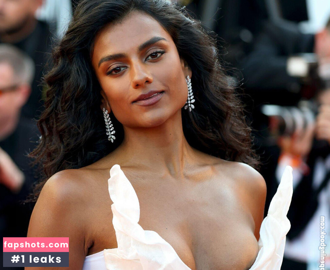 Simone Ashley Nahé úniky fotek pouze od fanoušků #33 - Fapshots