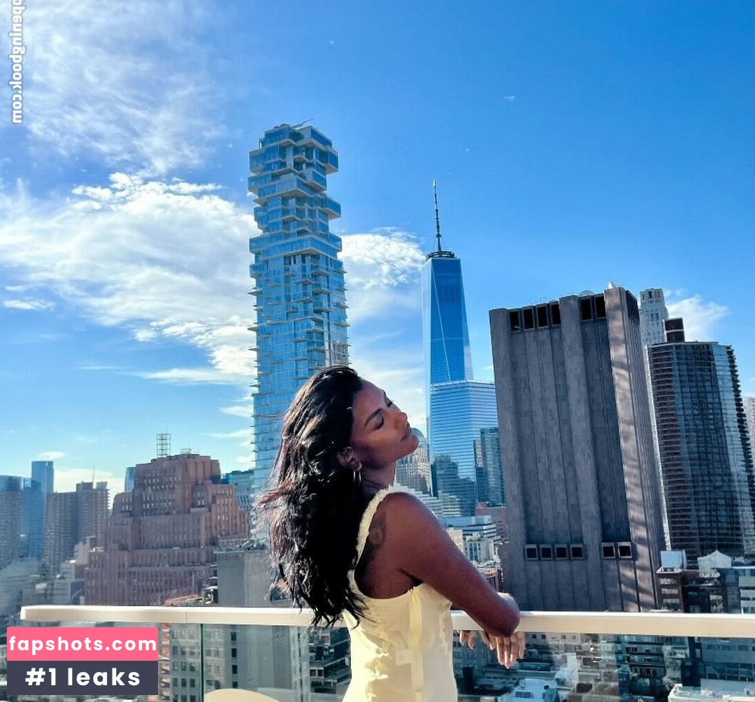 Simone Ashley Nahé úniky fotek pouze od fanoušků #5 - Fapshots