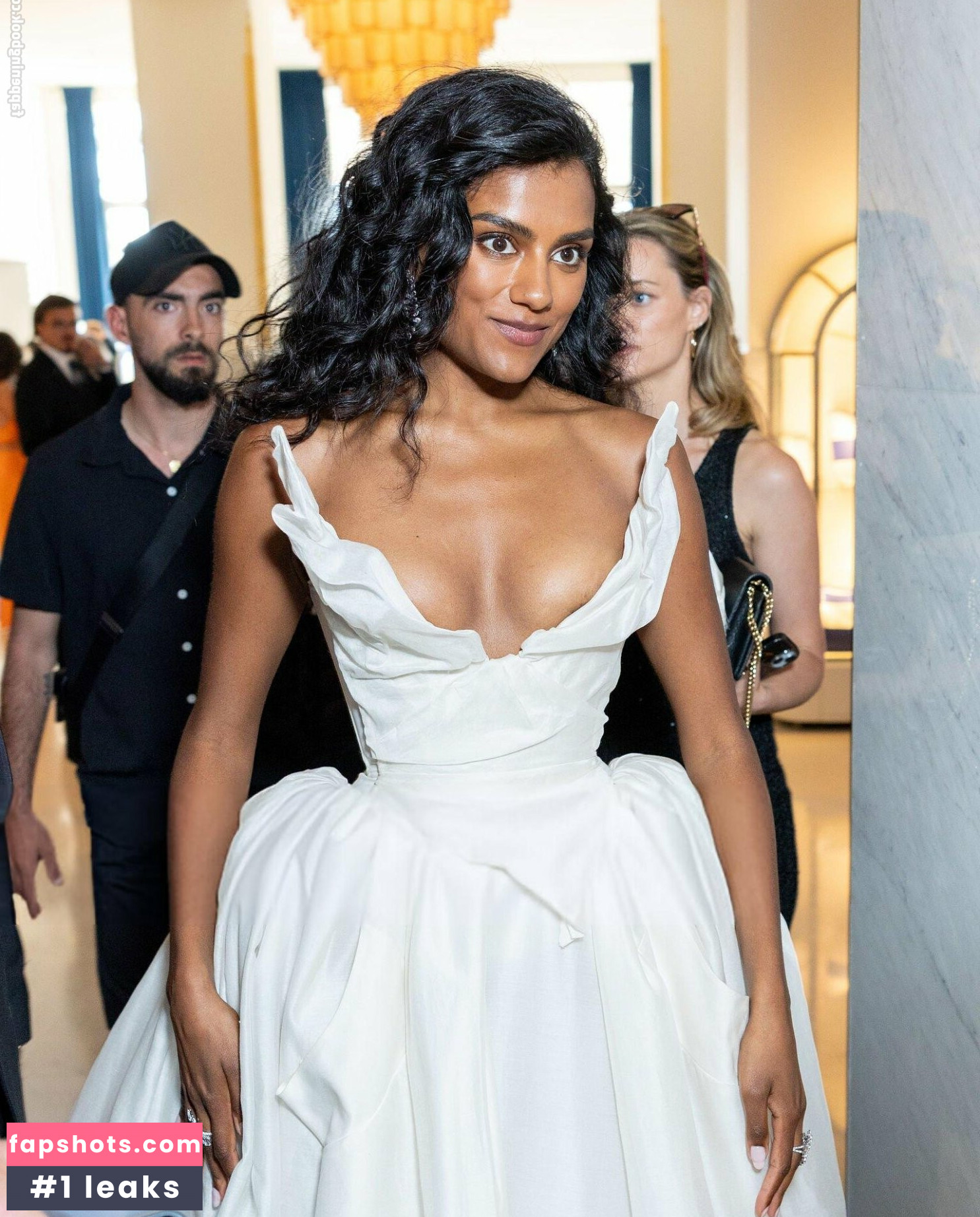 Simone Ashley Nahé úniky fotek pouze od fanoušků #41 - Fapshots