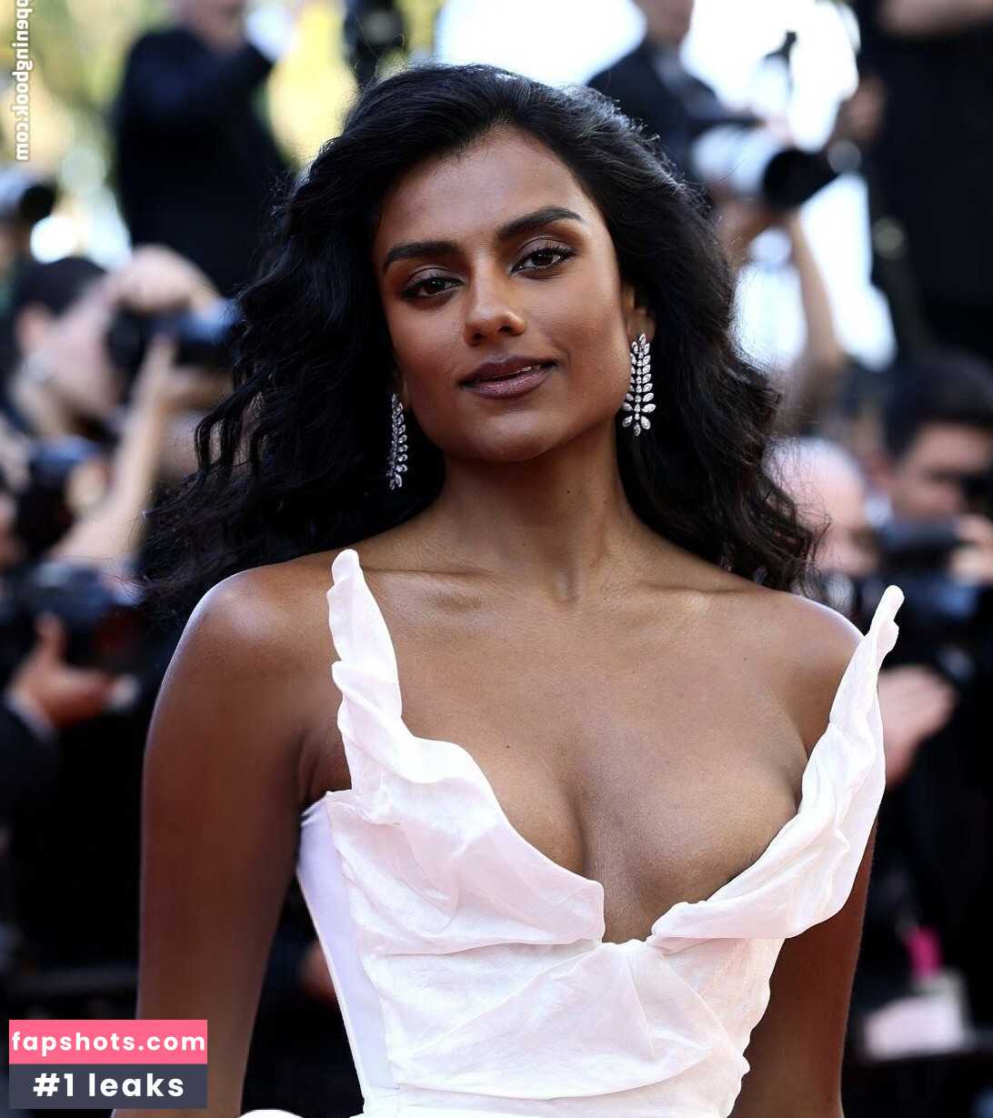 Simone Ashley Nahé úniky fotek pouze od fanoušků #42 - Fapshots